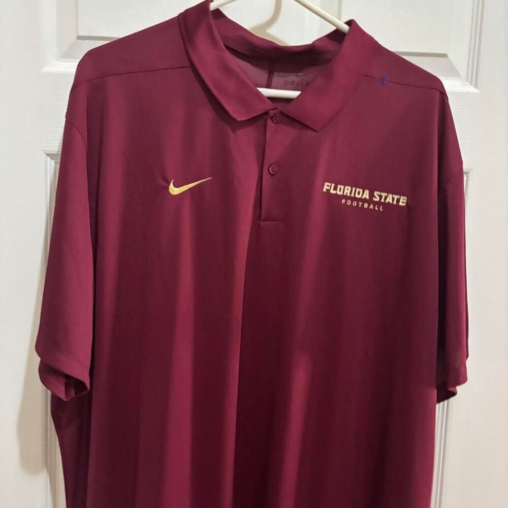 Nike Men's Burgundy and Red Polo-shirts